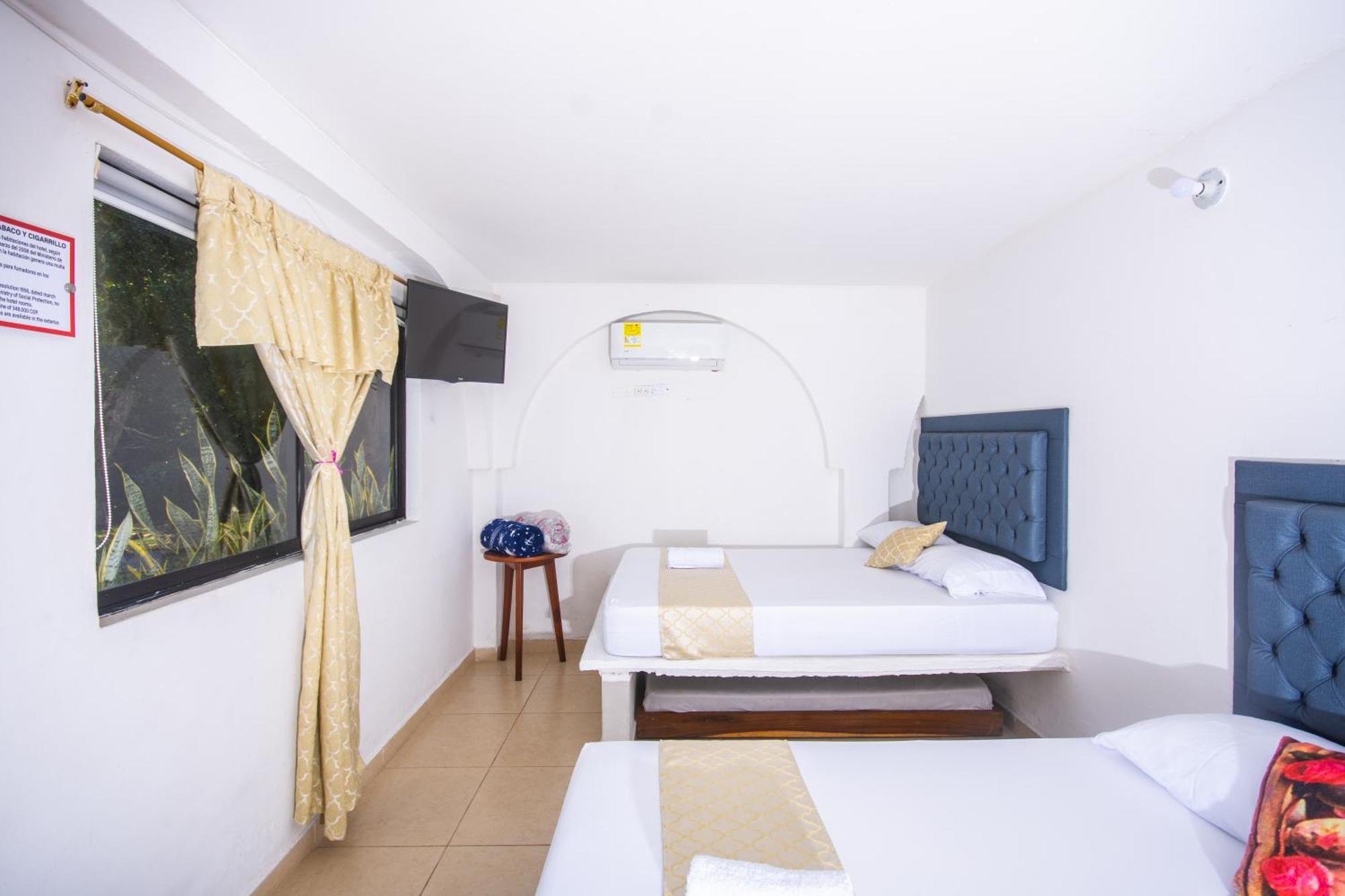 Familia Casa Blanca Hotel