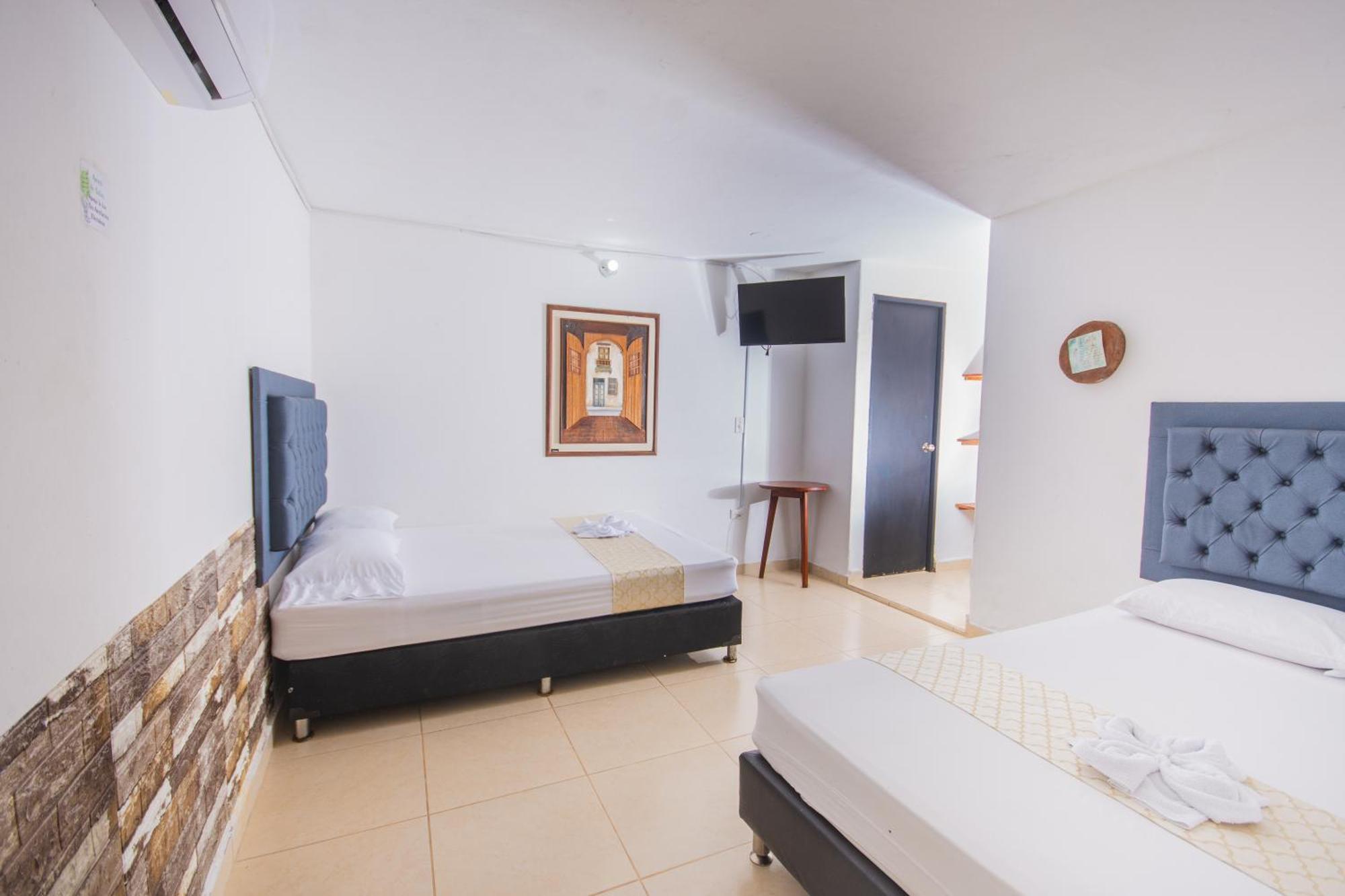 Hotel Familia Casa Blanca 4*