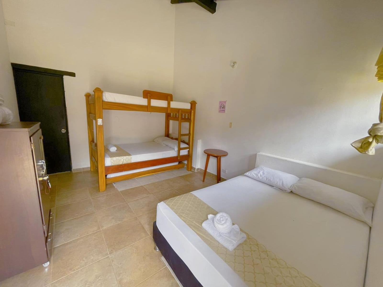 Familia Casa Blanca 4*