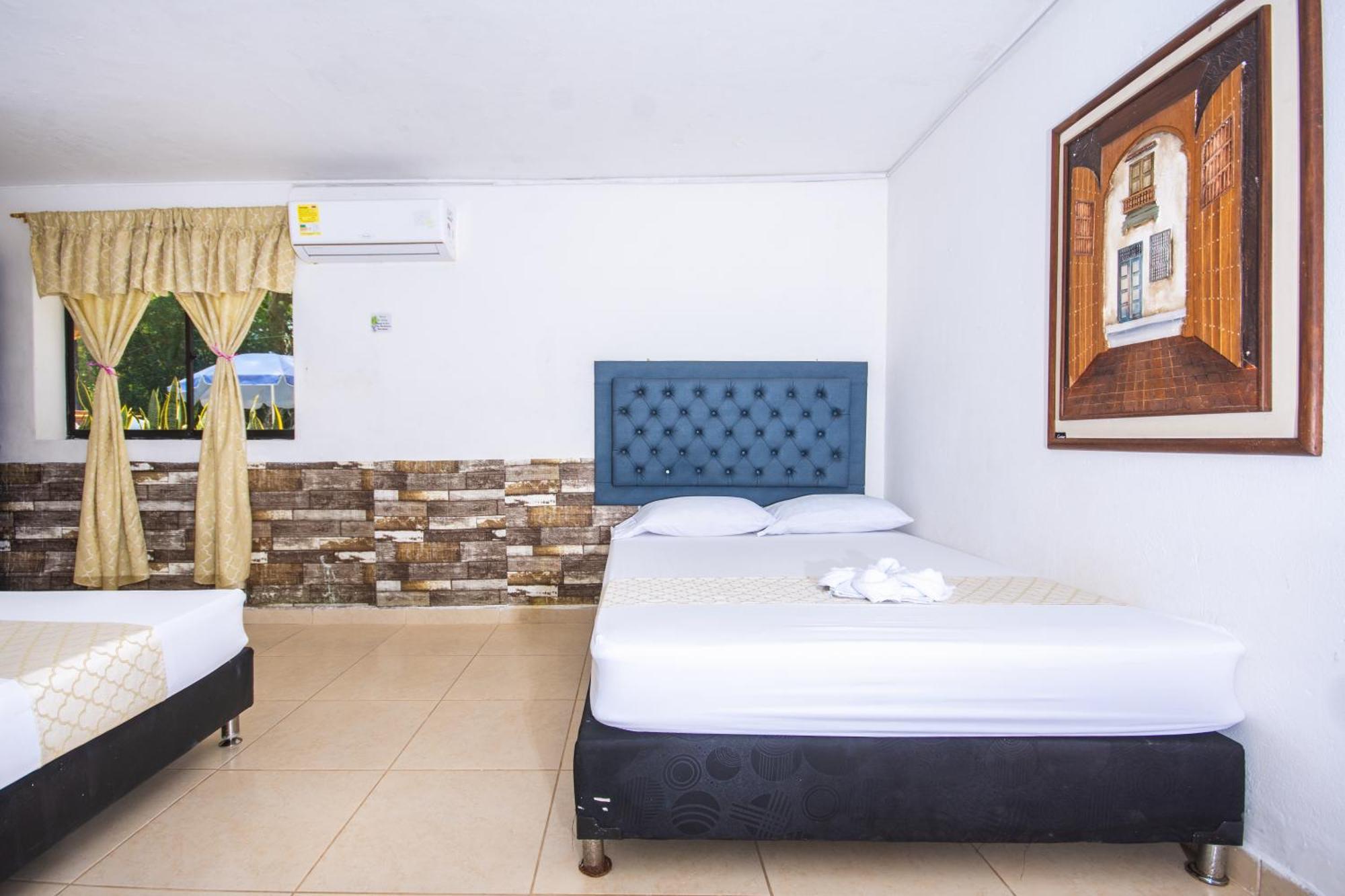 Familia Casa Blanca 4*